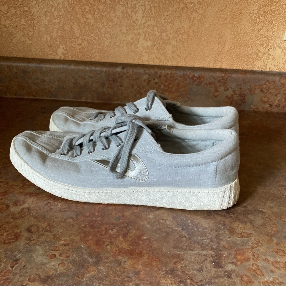Tretorn Size 9 Gray Canvas Low-Top Sneakers